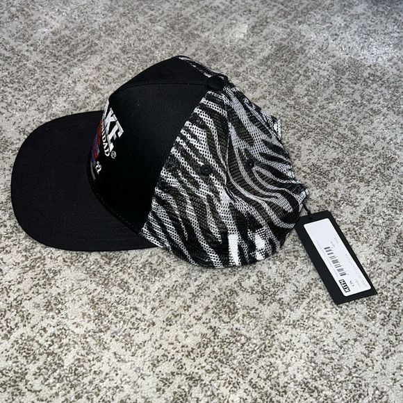 KITH AWAKE NATIONAL CHAMPIONS TRUCKER HAT, New with Tag - Picture 2 of 5